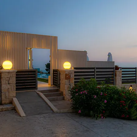 Lamar Private Luxury *