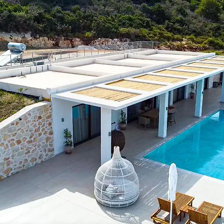 Lamar Private Luxury Villa