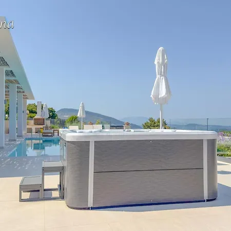 Lamar Private Luxury *