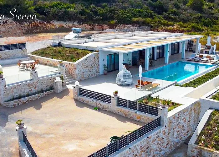 Lamar Private Luxury Villa *