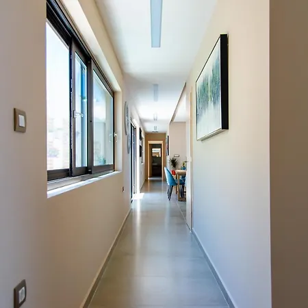 Lamar Private Luxury *